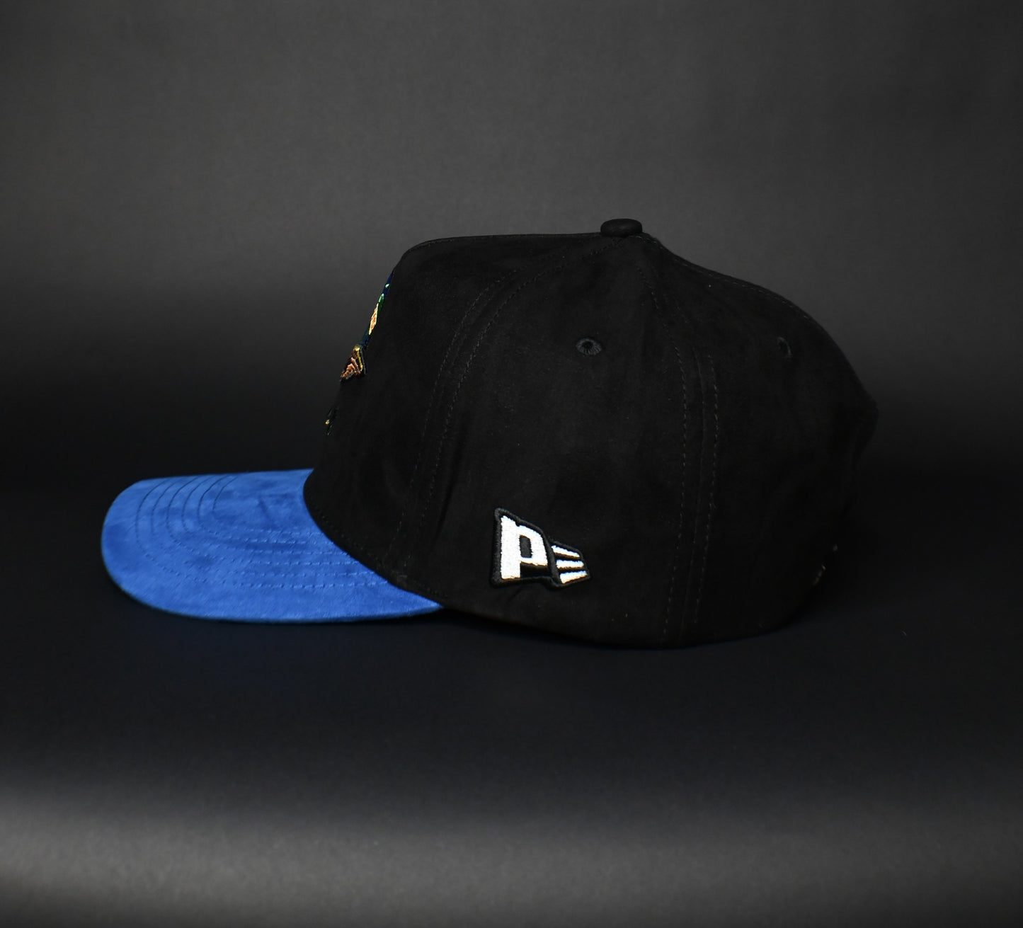 El Mundo Es Tuyo SnapBack