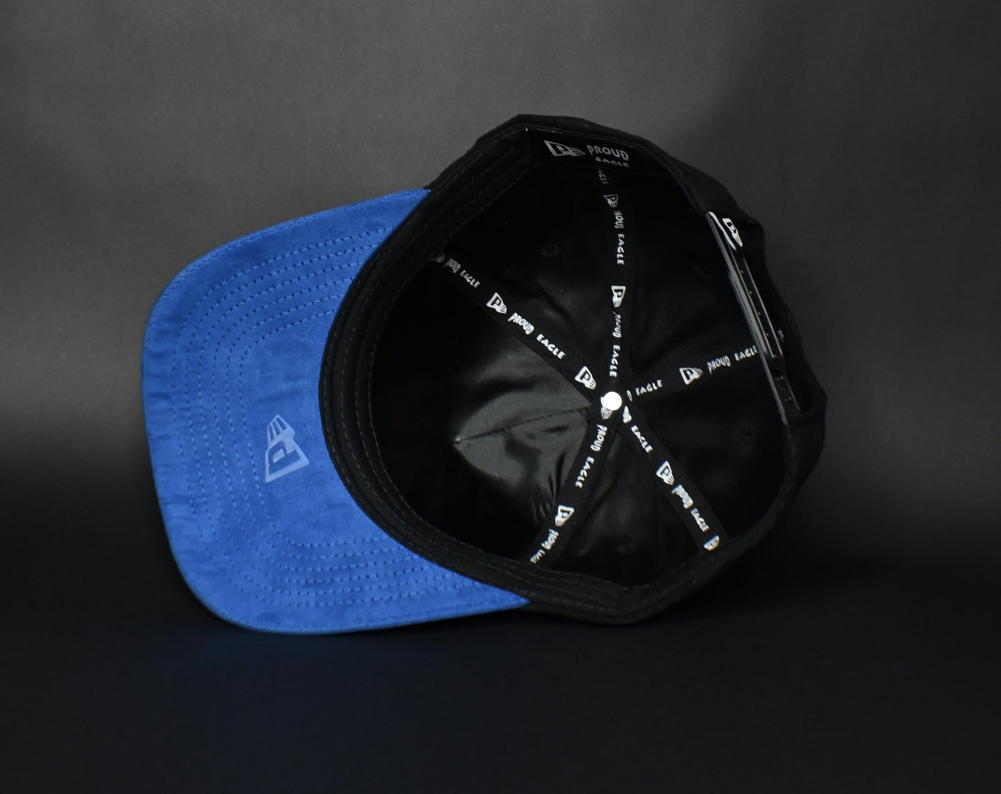 El Mundo Es Tuyo SnapBack